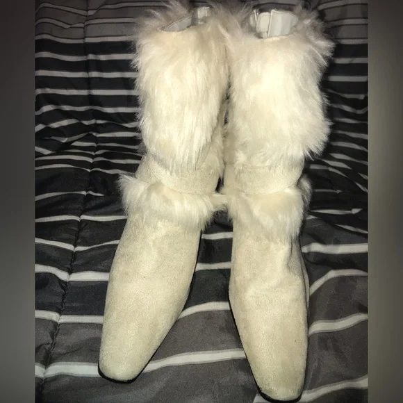 Pierre Dumas Cream Colored, Strapped, Faux Fur Ankle Boots with Heel sz 9 - Picture 5 of 8